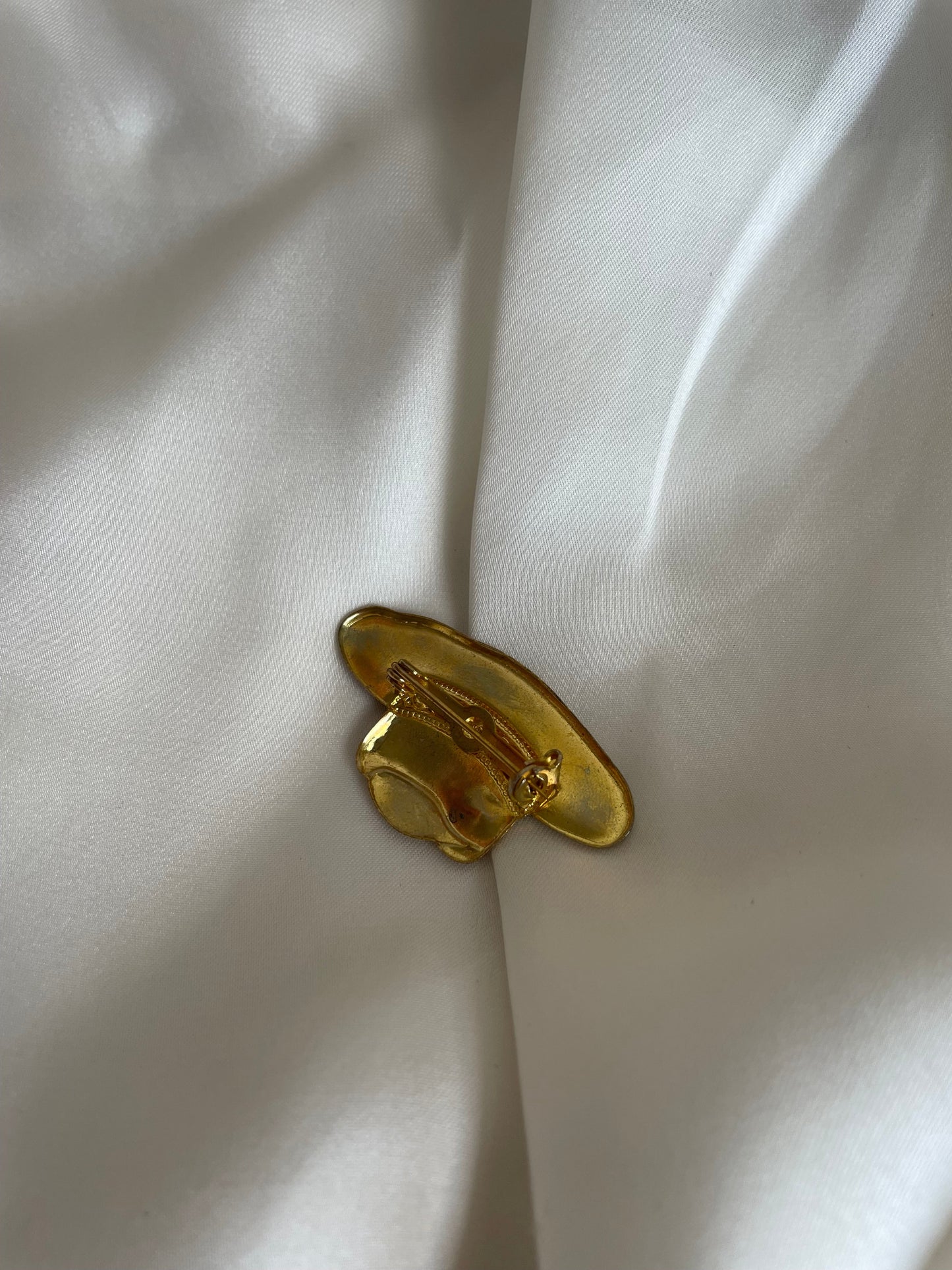 Spilla cappello gold