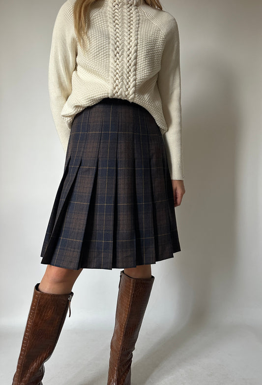 Tailored navy pleated skirt