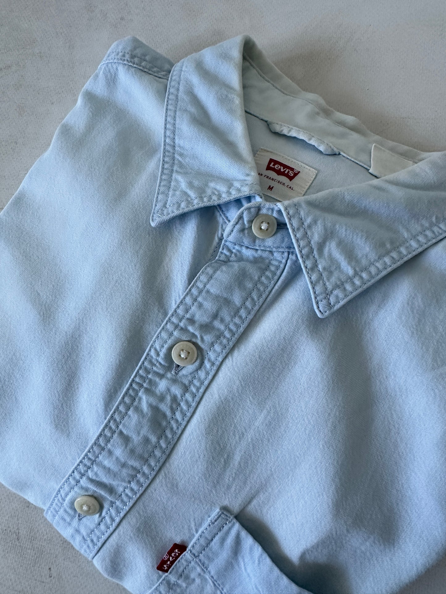 LEVI'S light denim petite shirt
