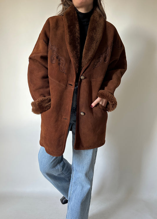 Shearling cioccolato con ricami