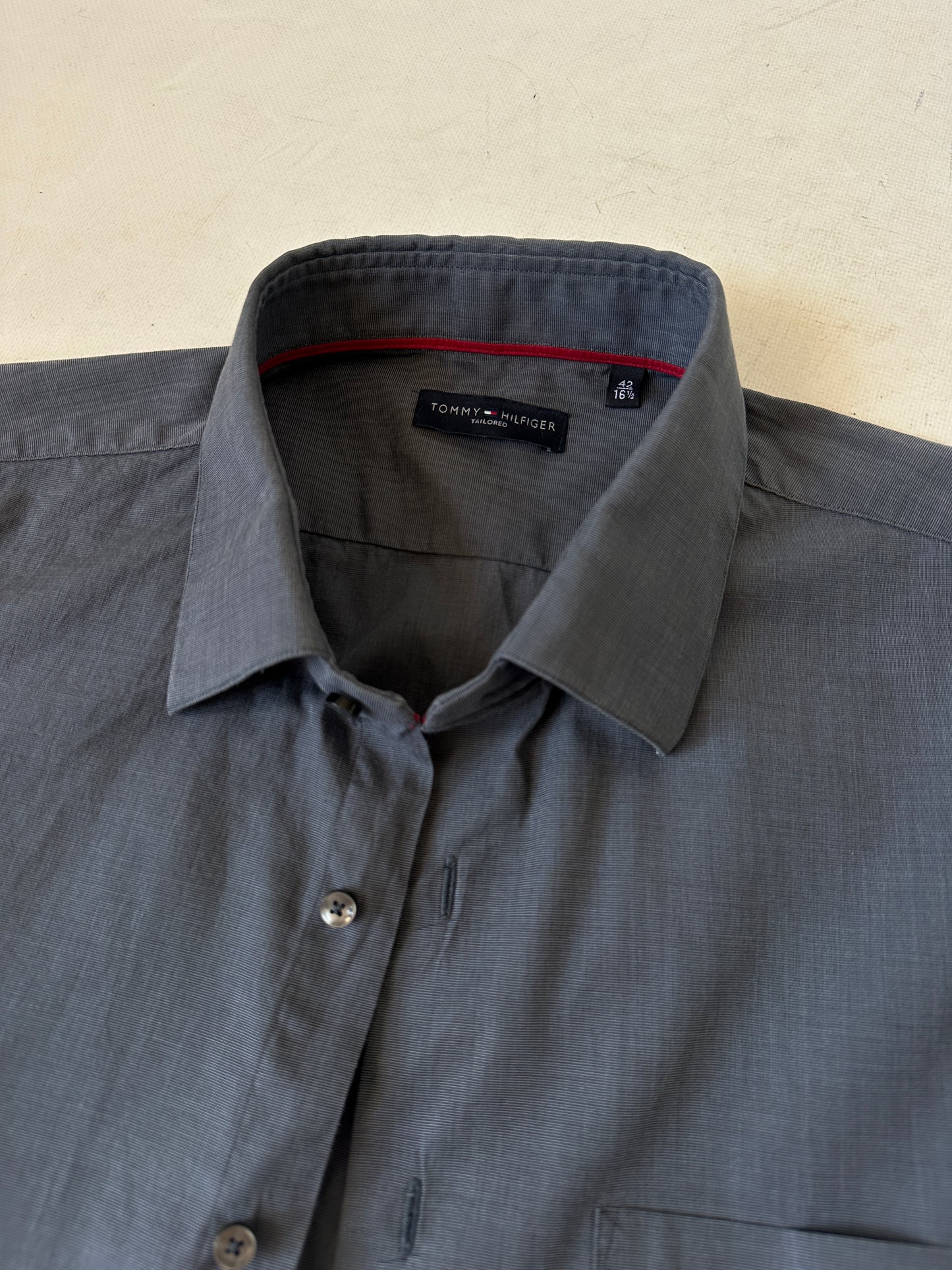 TOMMY HILFIGER grey shirt
