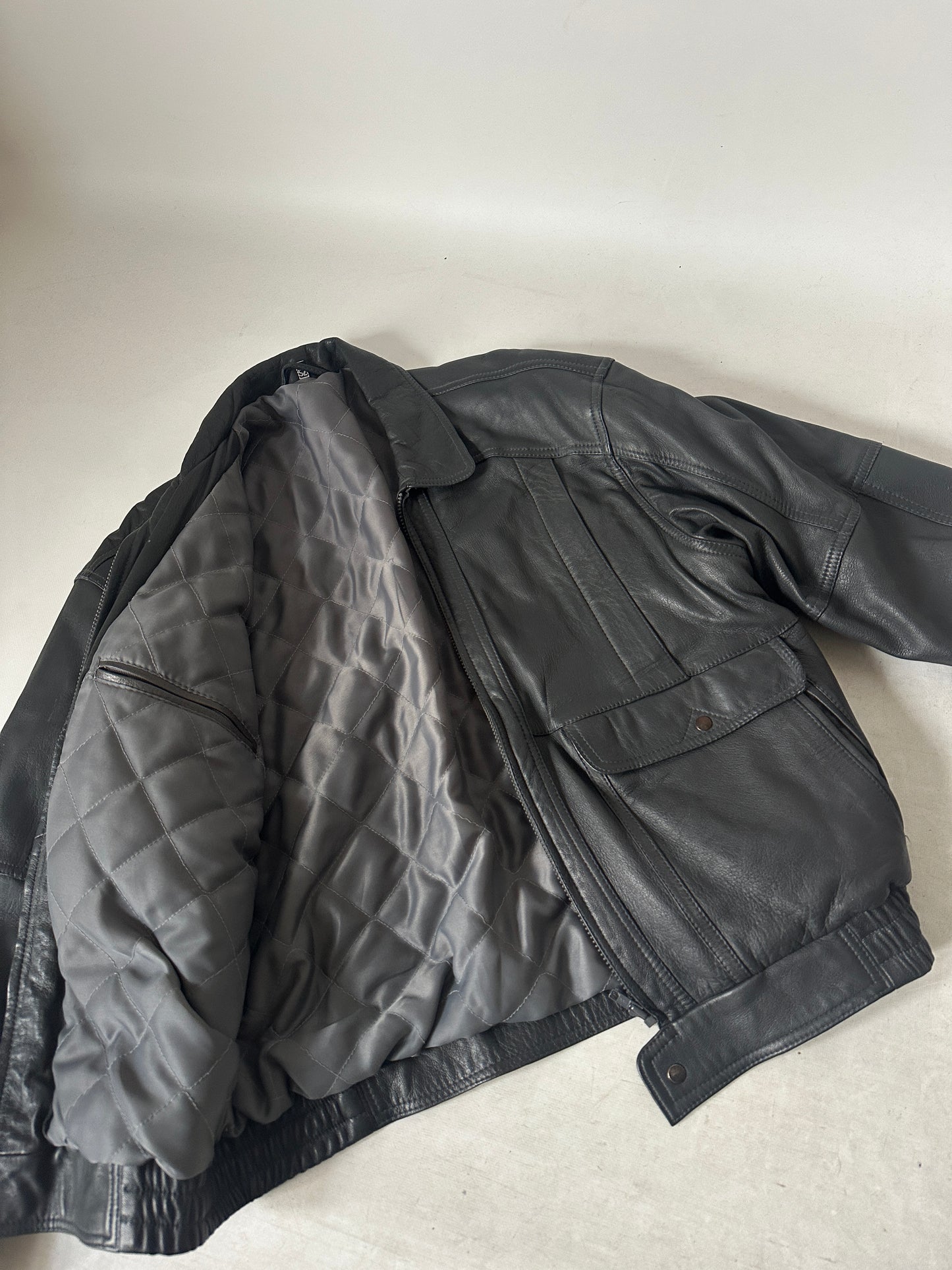 Bomber in pelle imbottito