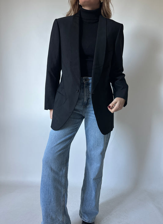 Smoking black blazer