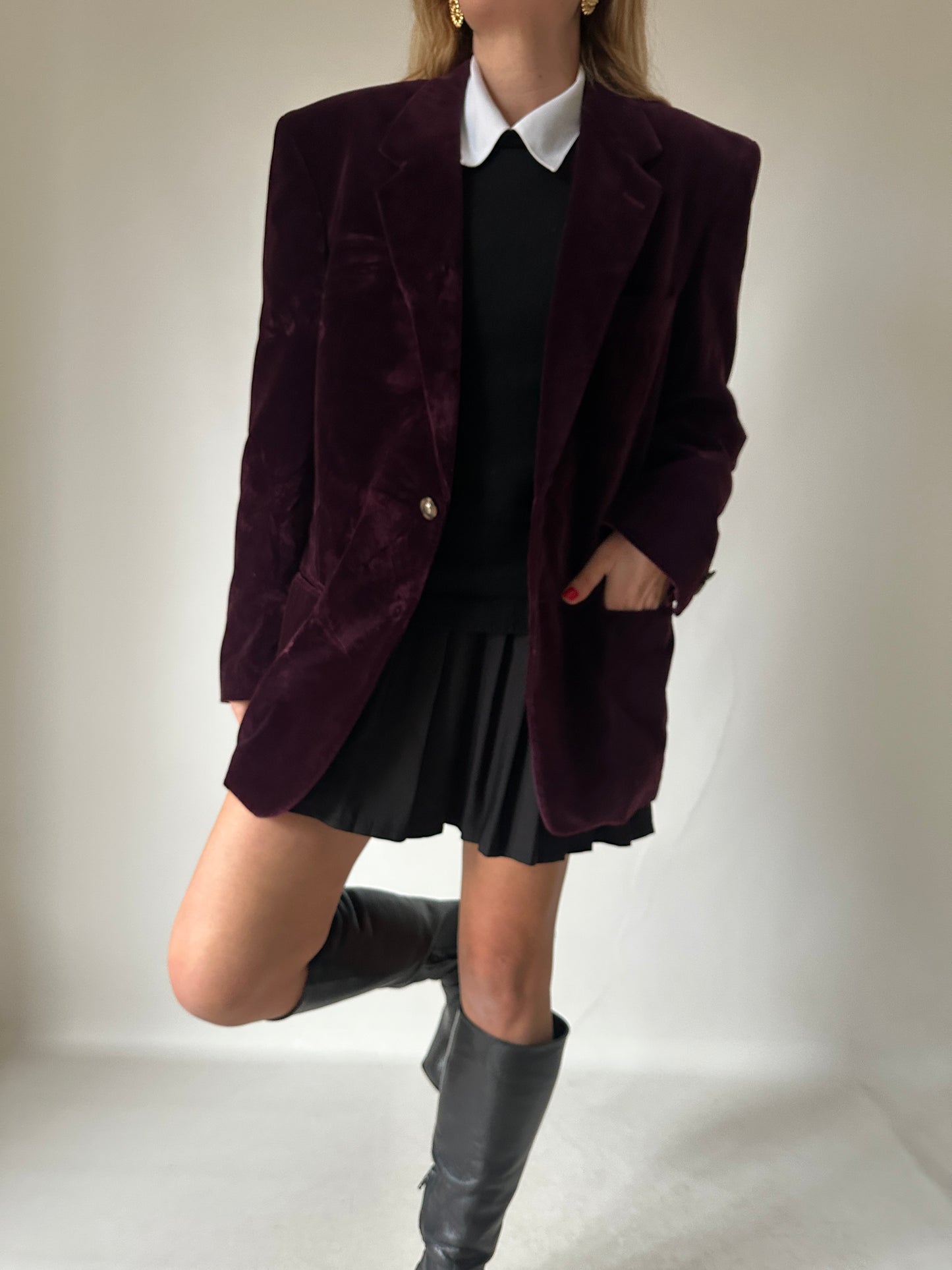 Oversize burgundy velvet blazer