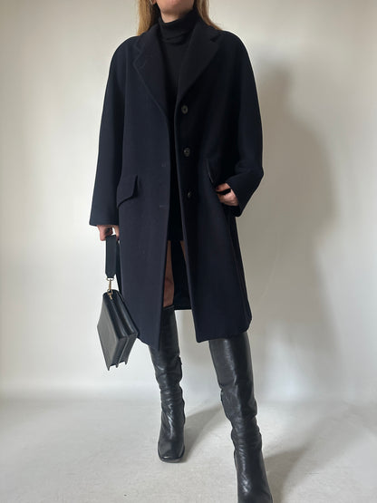 Minimal navy coat