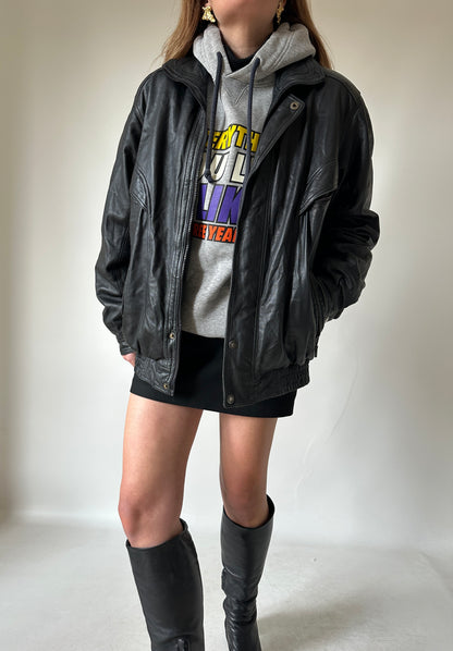 Passpartour black leather bomber