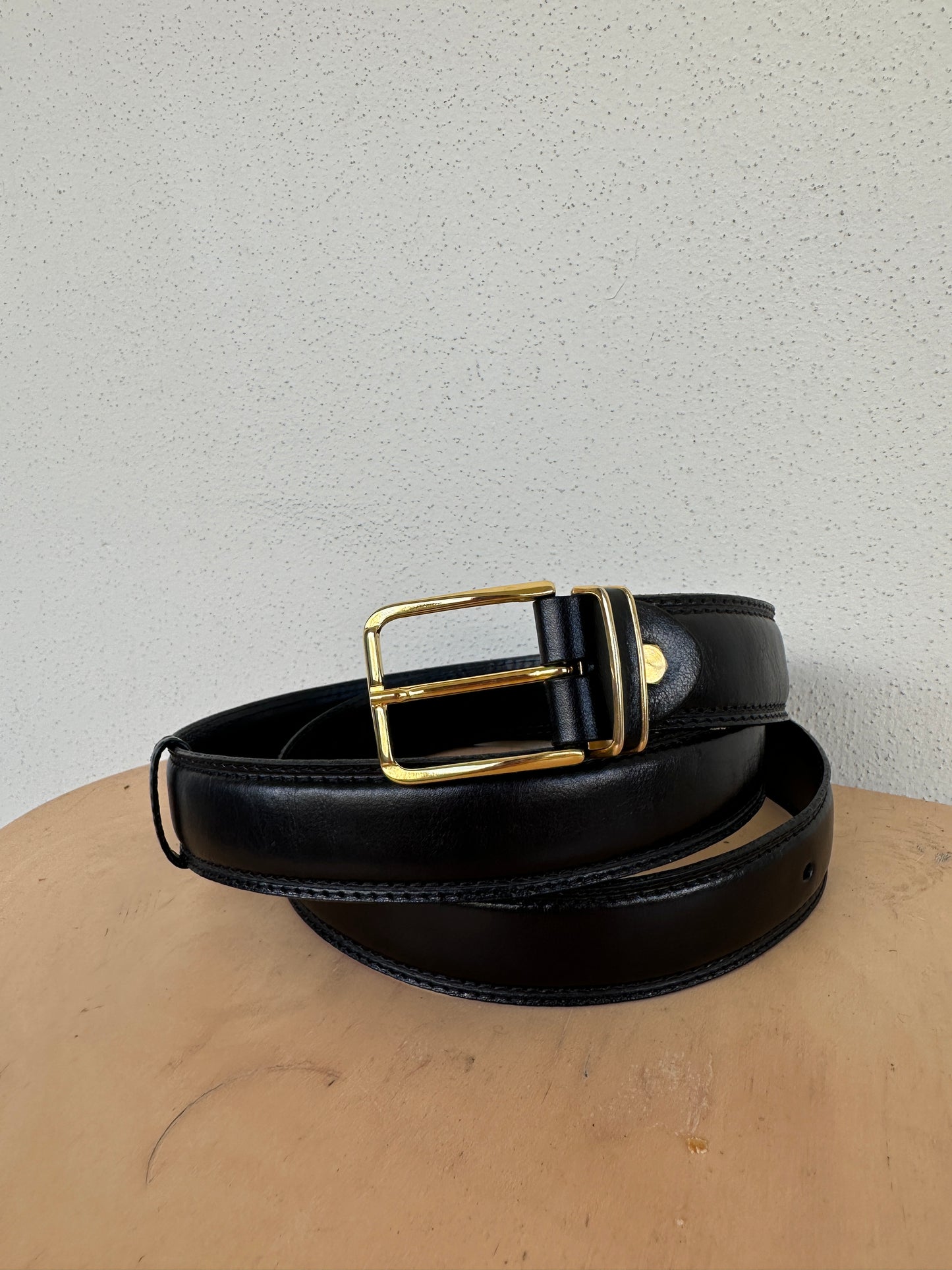 Minimal black leather belt