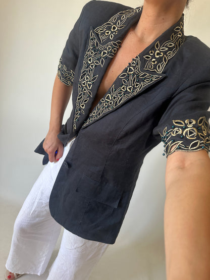Precious elegant blazer with beads