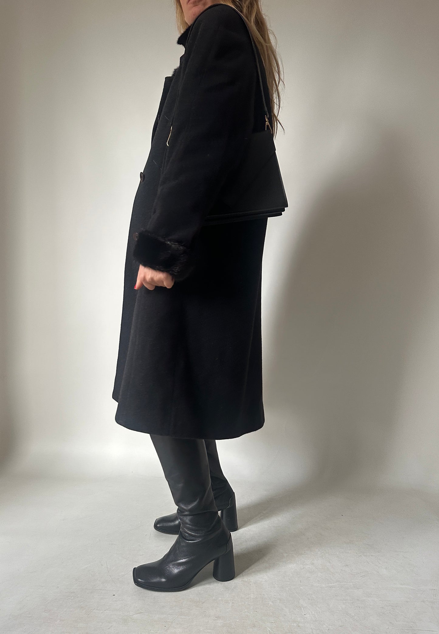 Cappotto in cachemire con bordi in visone