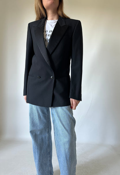 Precious black smoking blazer