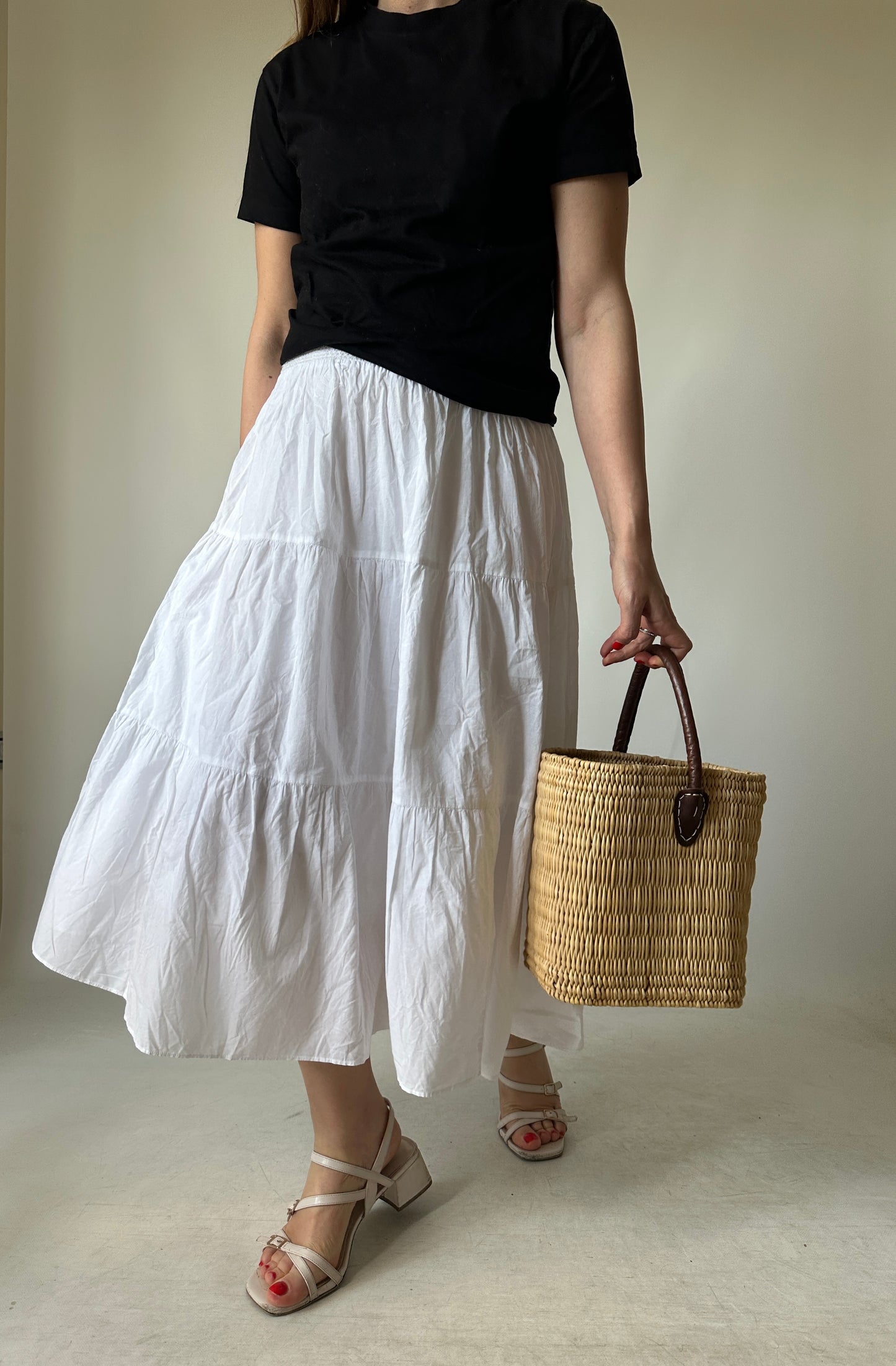 Essential 100% cotton white skirt