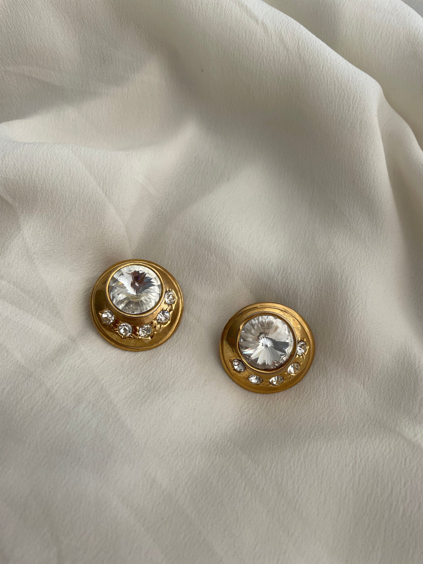Orecchini sfera con zirconi