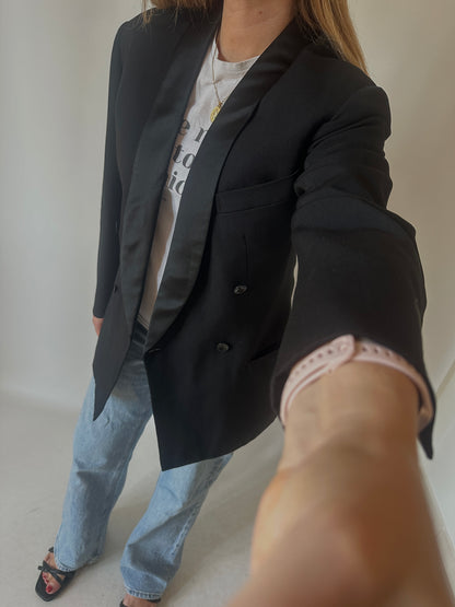 Tailored black double-breast smoking blazer