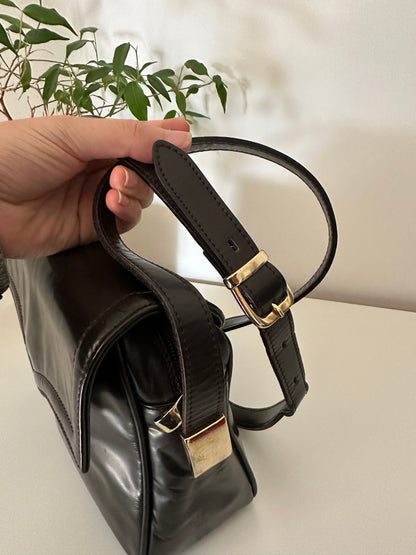 Minimal chocolate leather bag