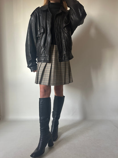 Bomber in pelle nero imbottito