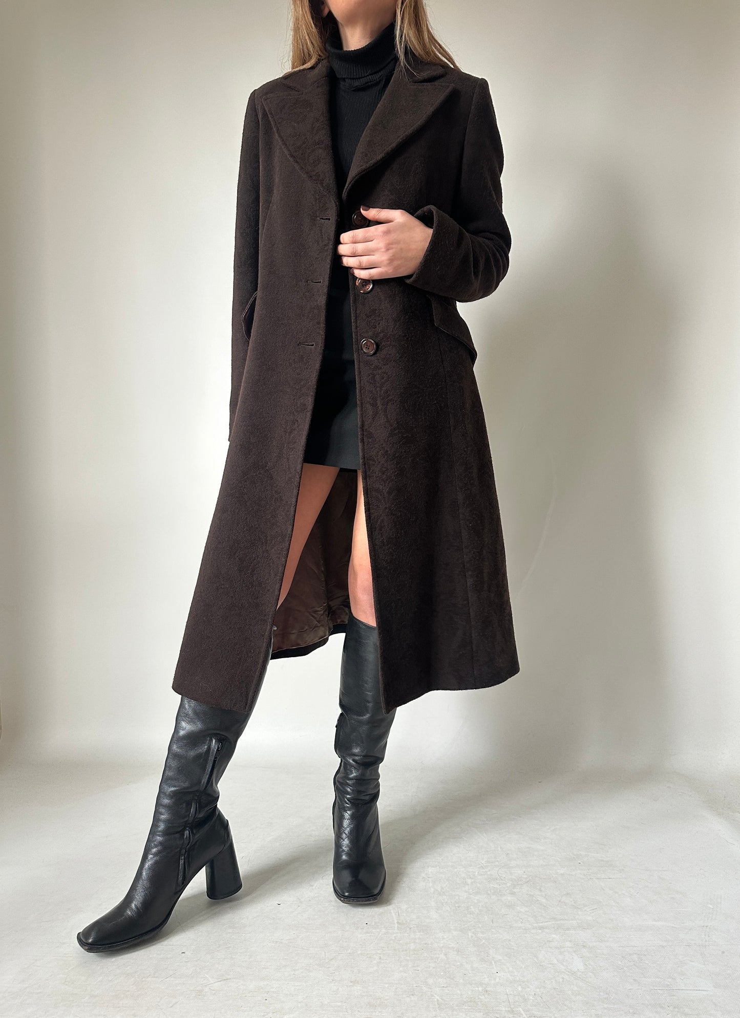 Cappotto haute couture in lana cioccolato