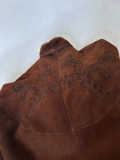 Shearling cioccolato con ricami
