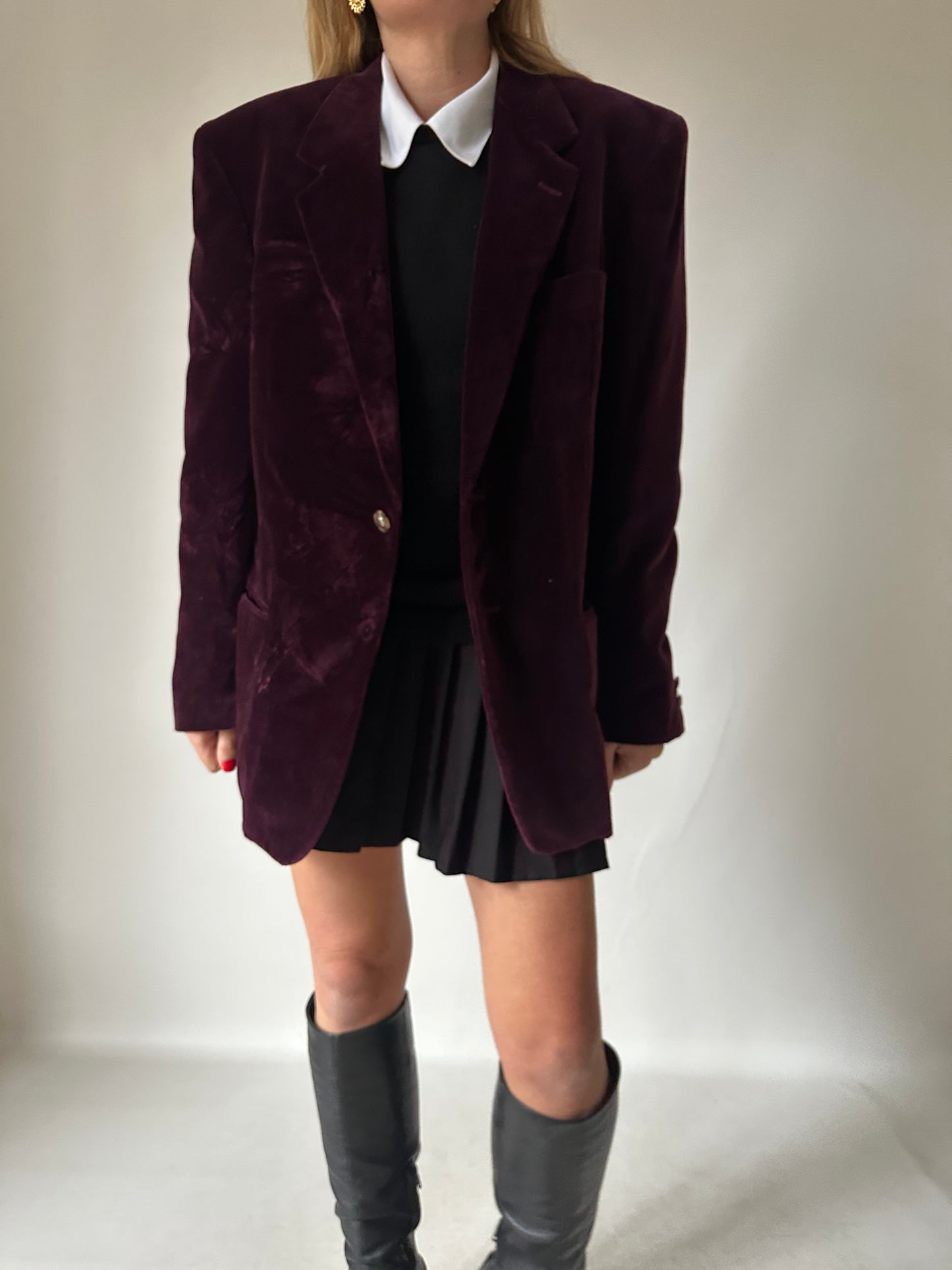Oversize burgundy velvet blazer