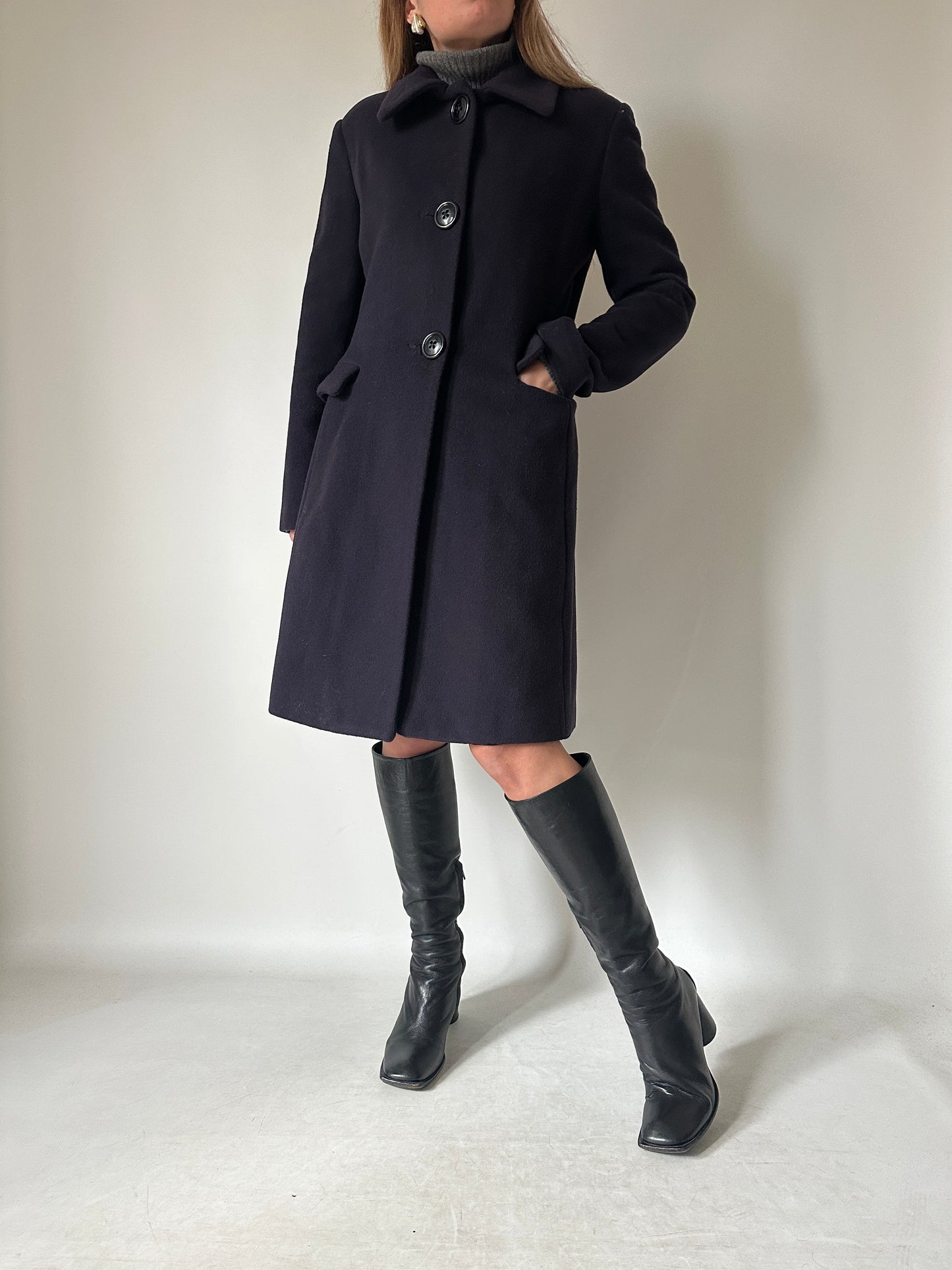 100% wool navy slim coat