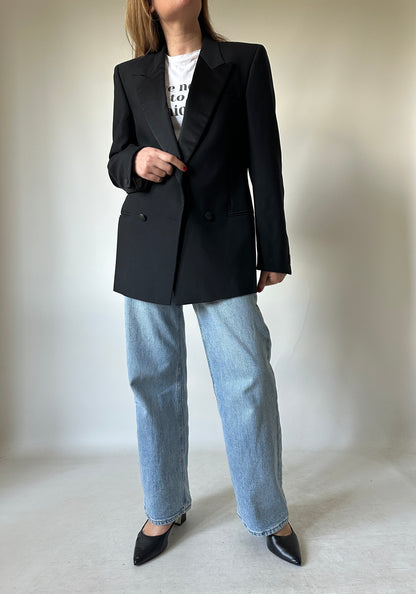Precious black smoking blazer
