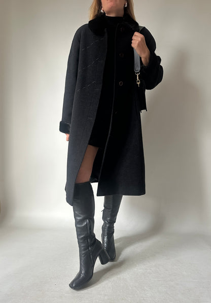 Cappotto in cachemire con bordi in visone