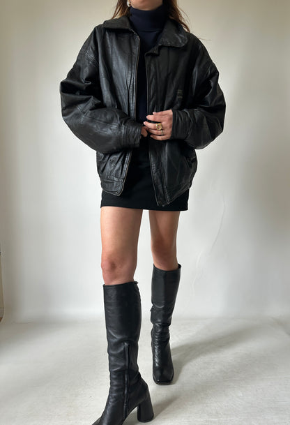 Genderless oversize leather bomber
