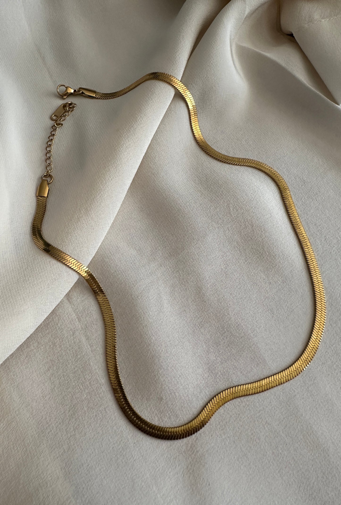 Girocollo snake goldtone