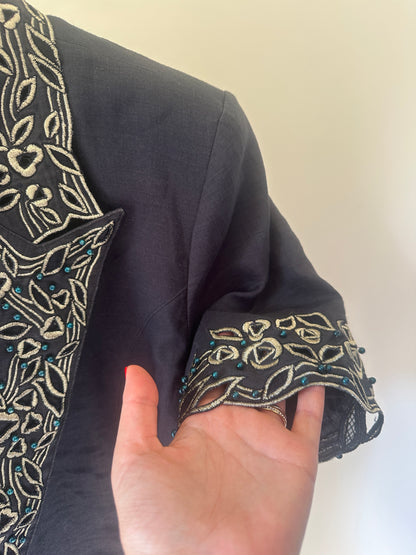 Precious elegant blazer with beads