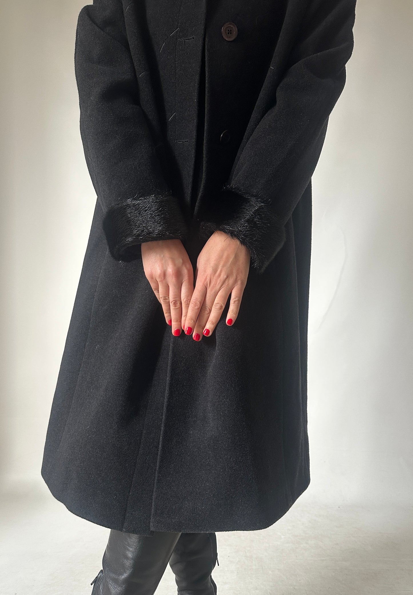 Cappotto in cachemire con bordi in visone