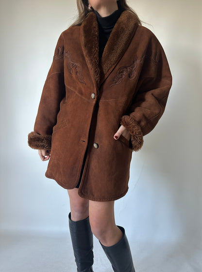 Shearling cioccolato con ricami