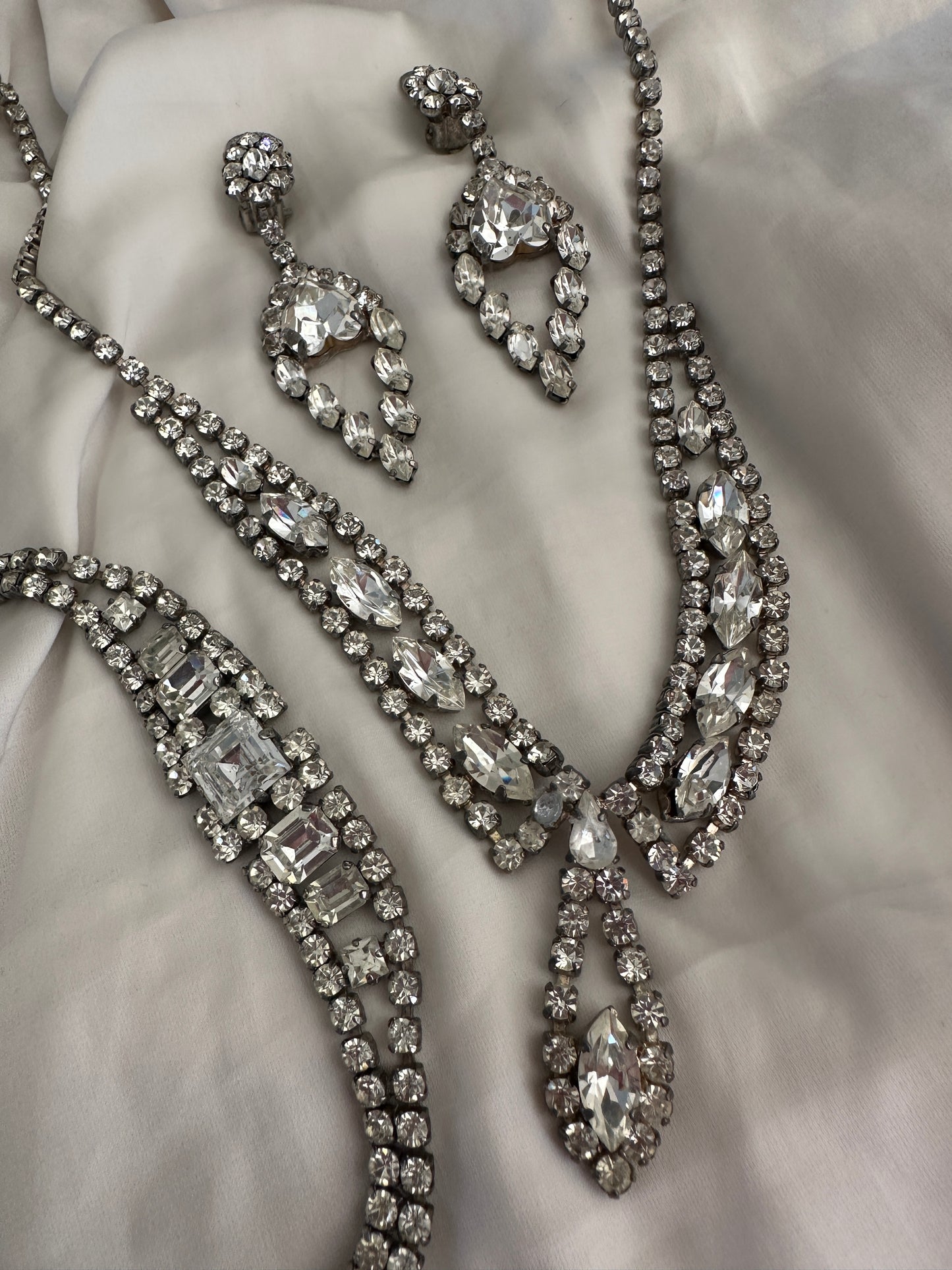 Parure Bridgerton girocollo orecchini e bracciale