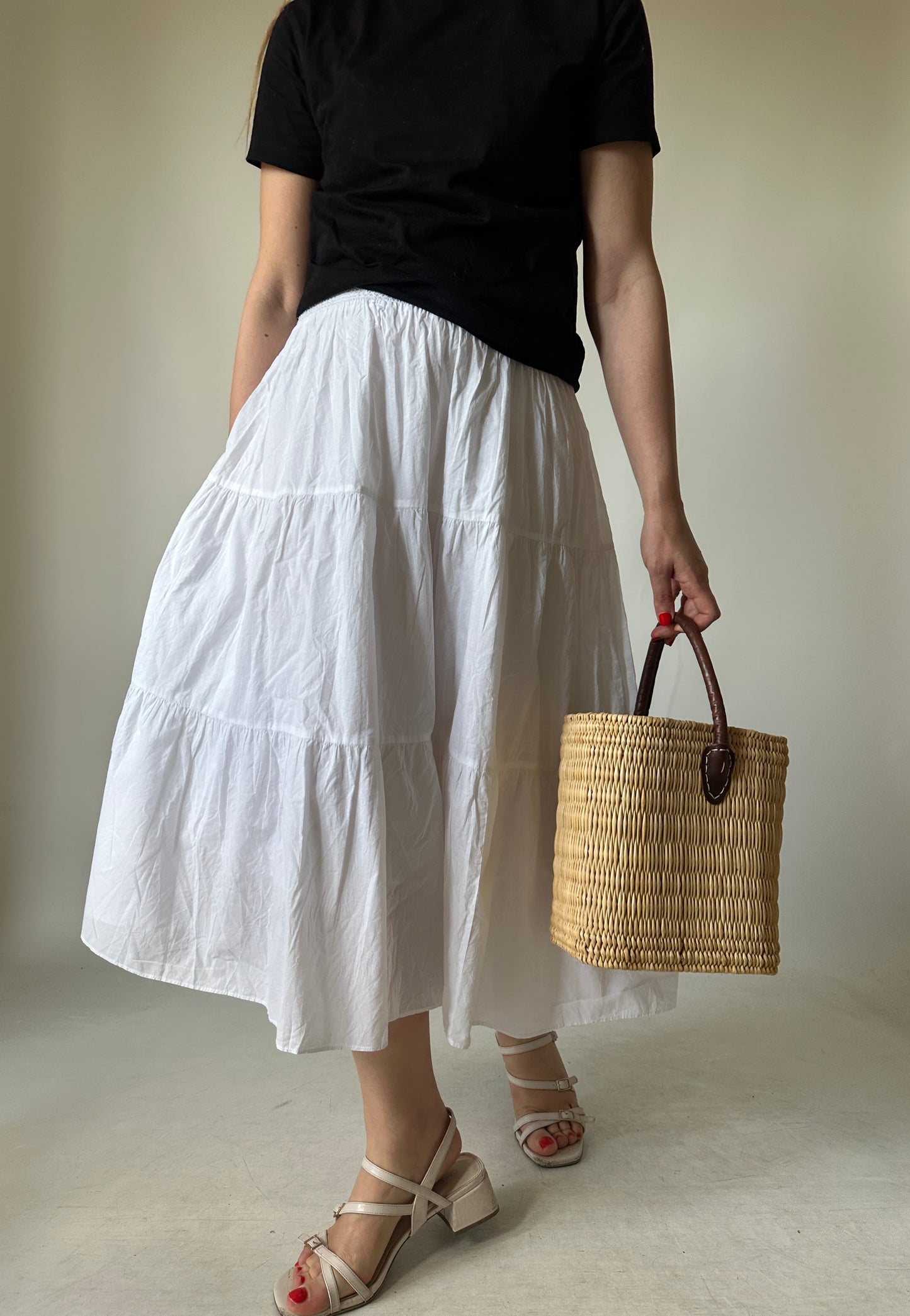Essential 100% cotton white skirt