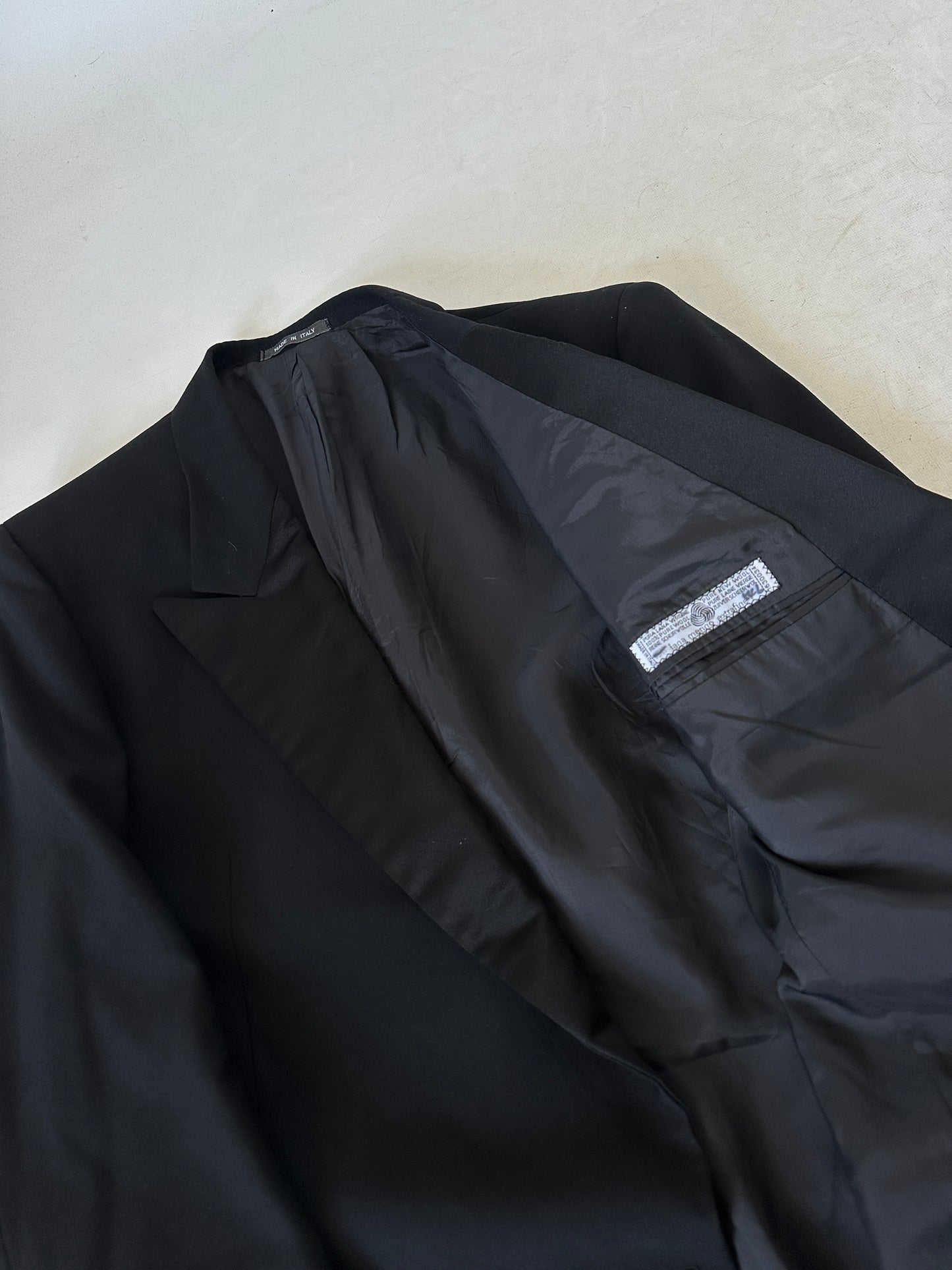 Precious black smoking blazer