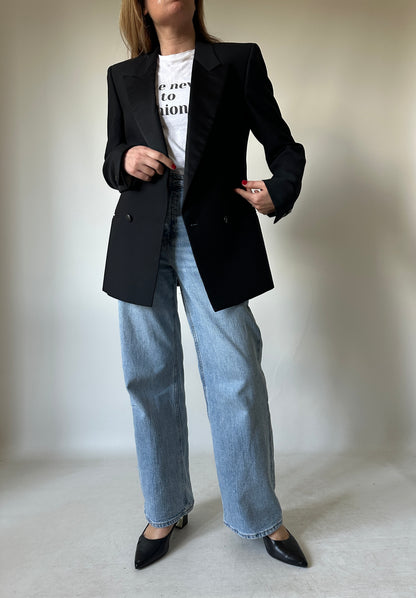 Precious black smoking blazer