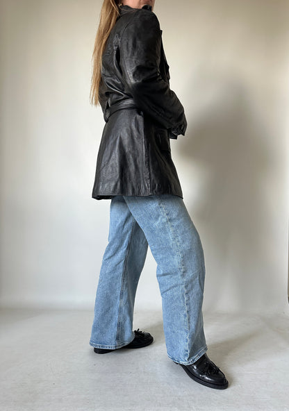 Giaccone in pelle nero con cintura
