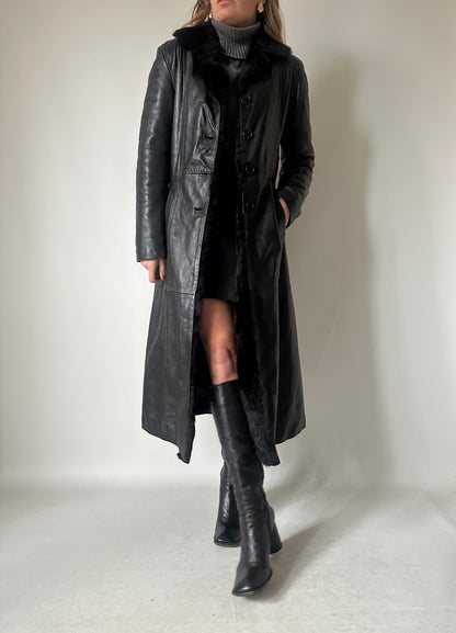 Trench lungo in pelle trapuntato