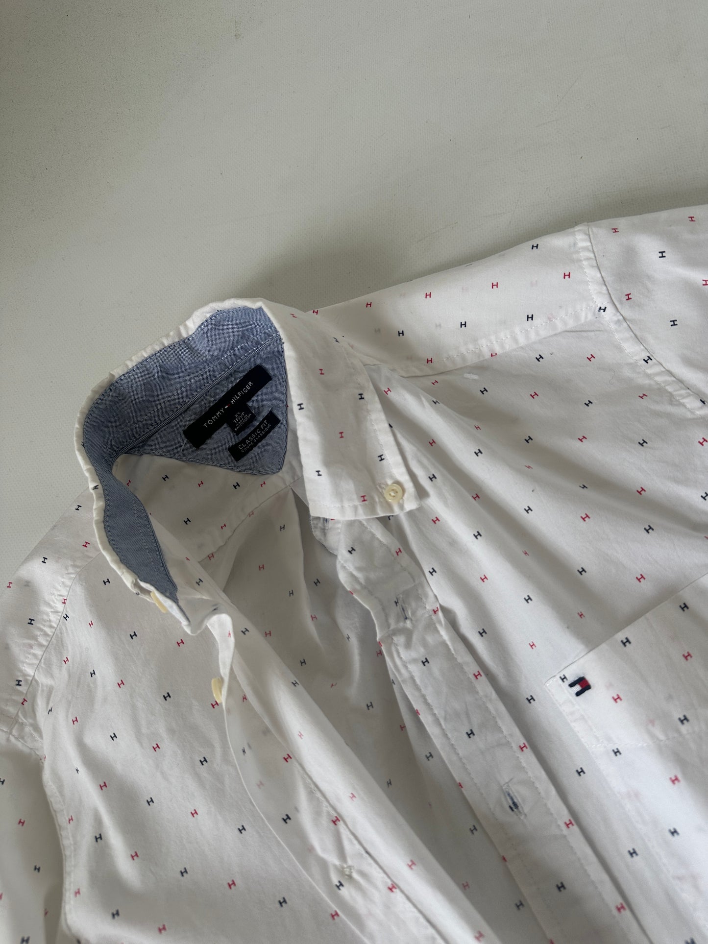 TOMMY HILFIGER logo white shirt
