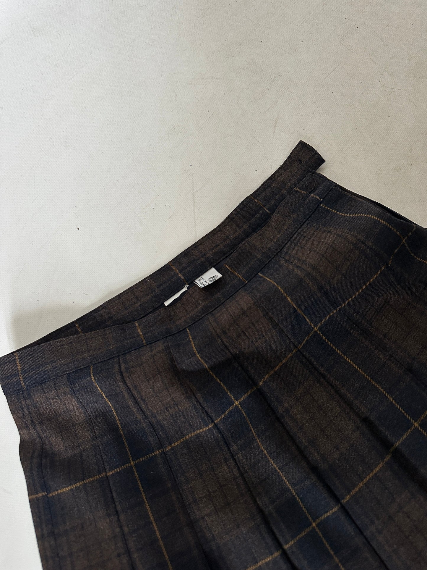 Tailored navy pleated skirt