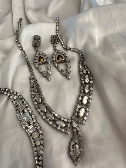 Parure Bridgerton girocollo orecchini e bracciale