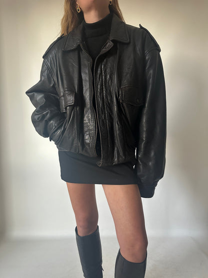 Bomber in pelle nero imbottito