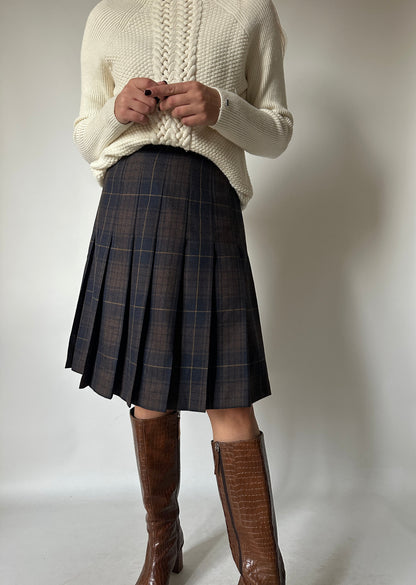 Tailored navy pleated skirt