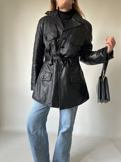 Giaccone in pelle nero con cintura