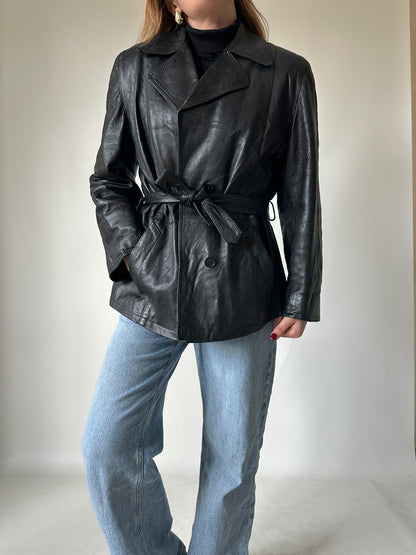 Chic leather jacket with belt