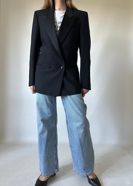 Precious black smoking blazer