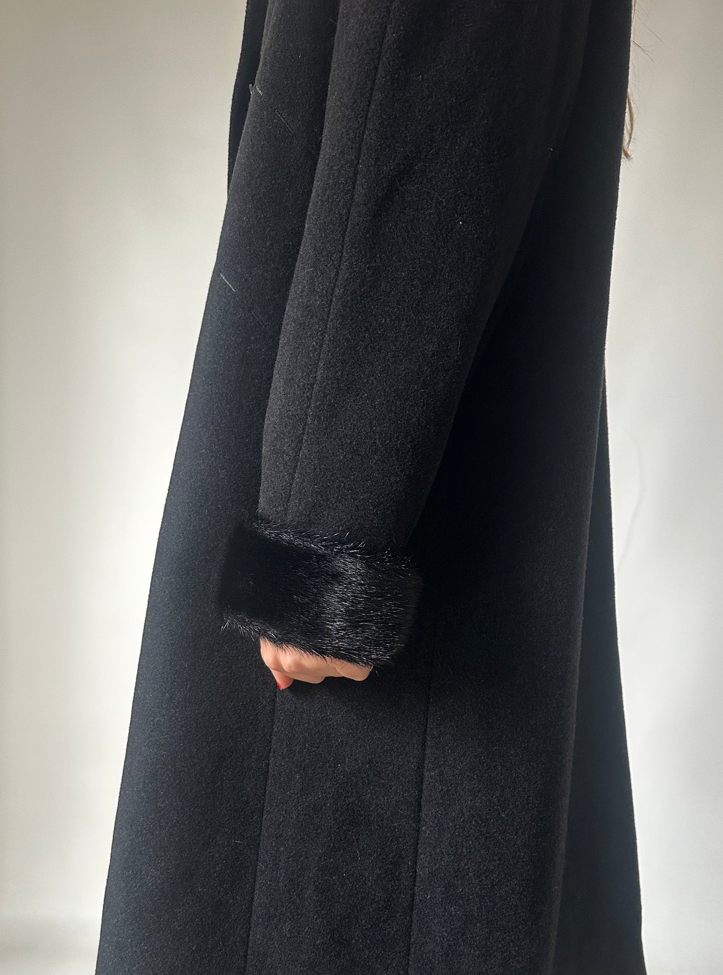Cappotto in cachemire con bordi in visone