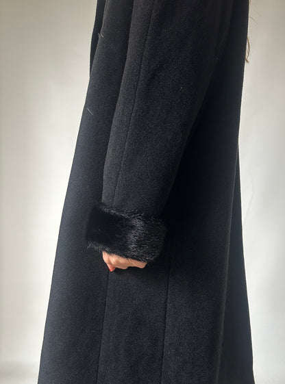 Cappotto in cachemire con bordi in visone