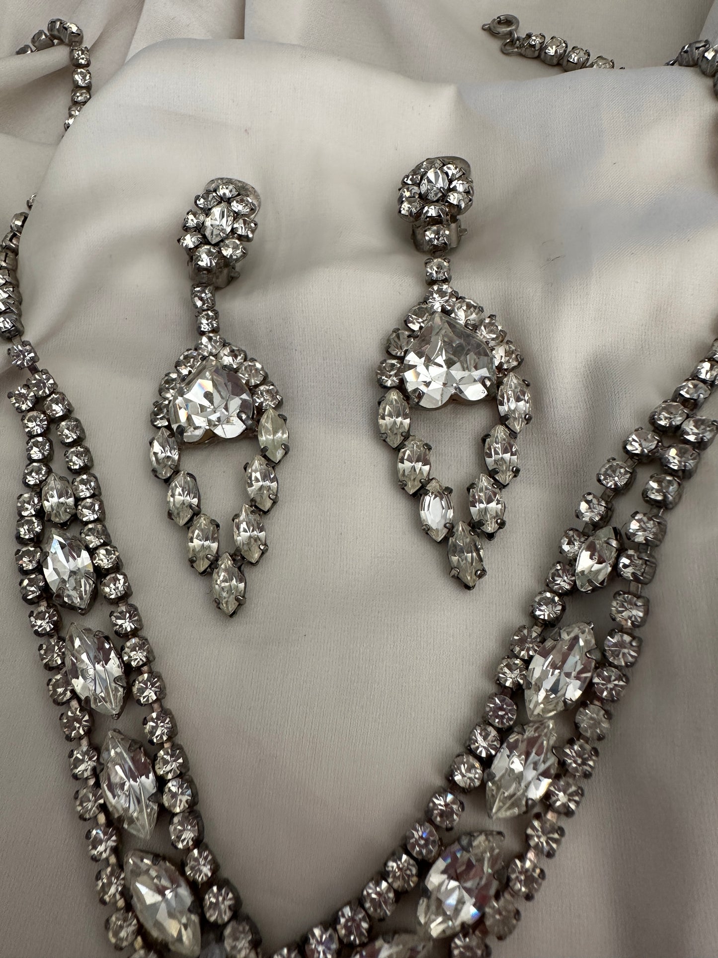 Parure Bridgerton girocollo orecchini e bracciale