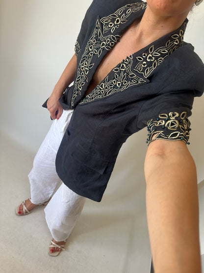 Precious elegant blazer with beads