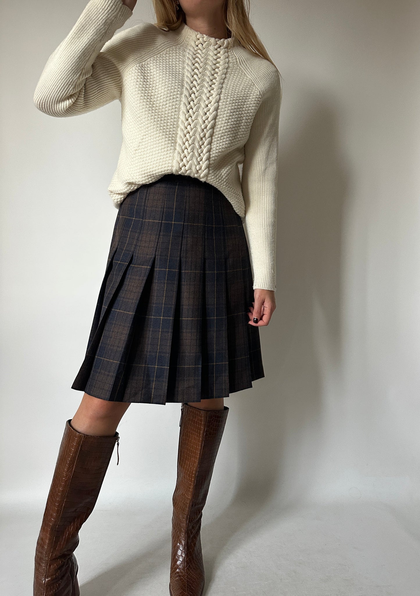 Tailored navy pleated skirt