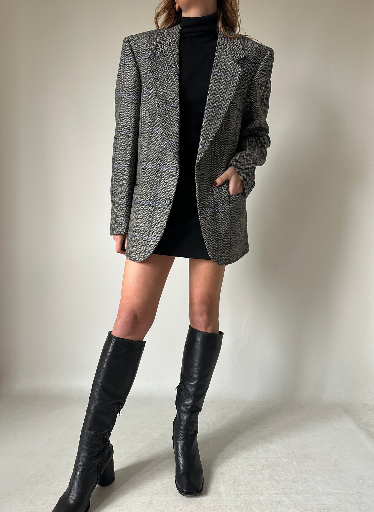 Herringbone grey wool blazer
